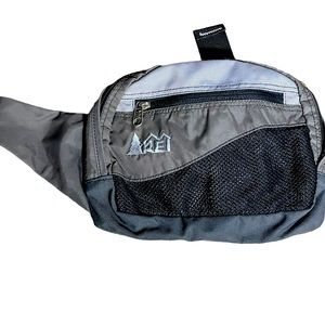 REI Fanny Pack Waist Bag, Mesh Pocket Multiple storage pockets, a lot of room